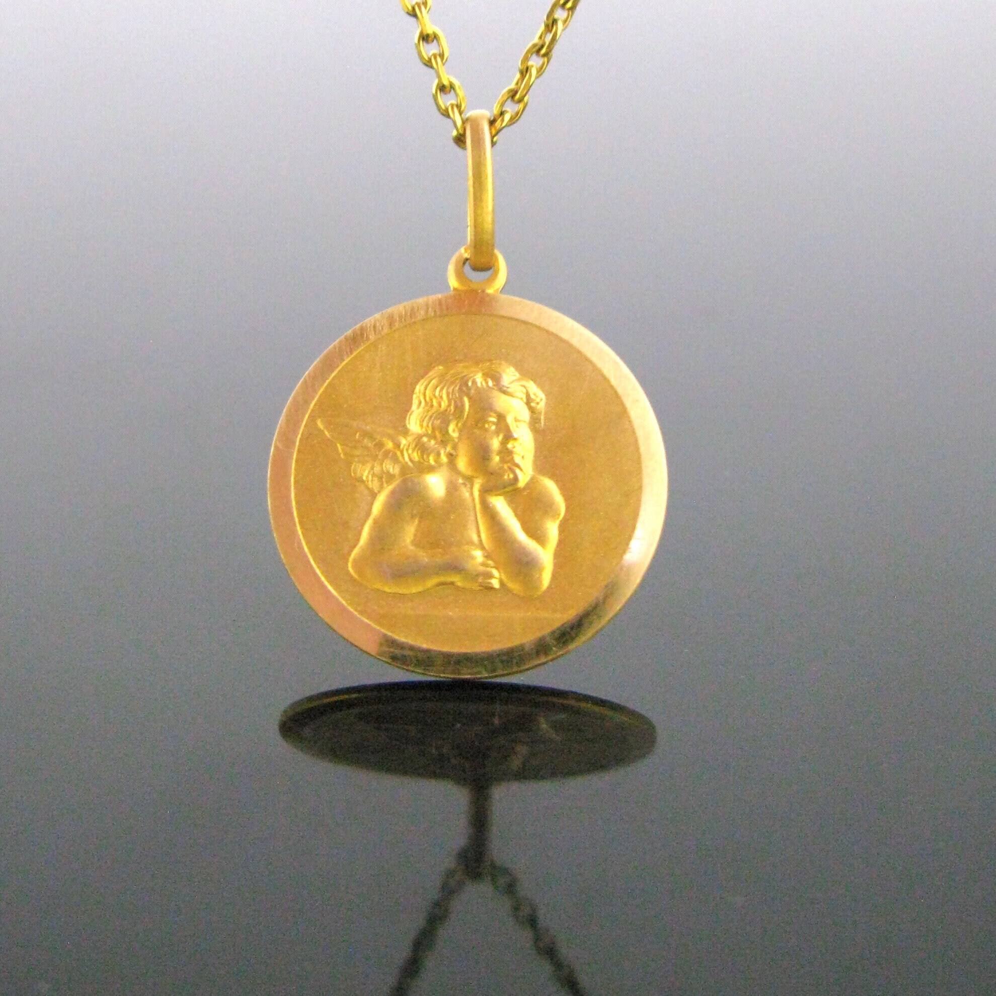 Vintage Cherub Angel Pendant 18k Yellow 