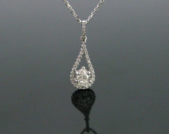 Colgante en forma de pera con diamantes en cadena, oro blanco de 18 kt