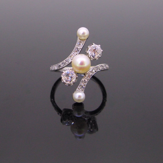 Antique Edwardian Belle Epoque Diamonds & Pearls Ring, 18kt gold and platinum, circa 1920