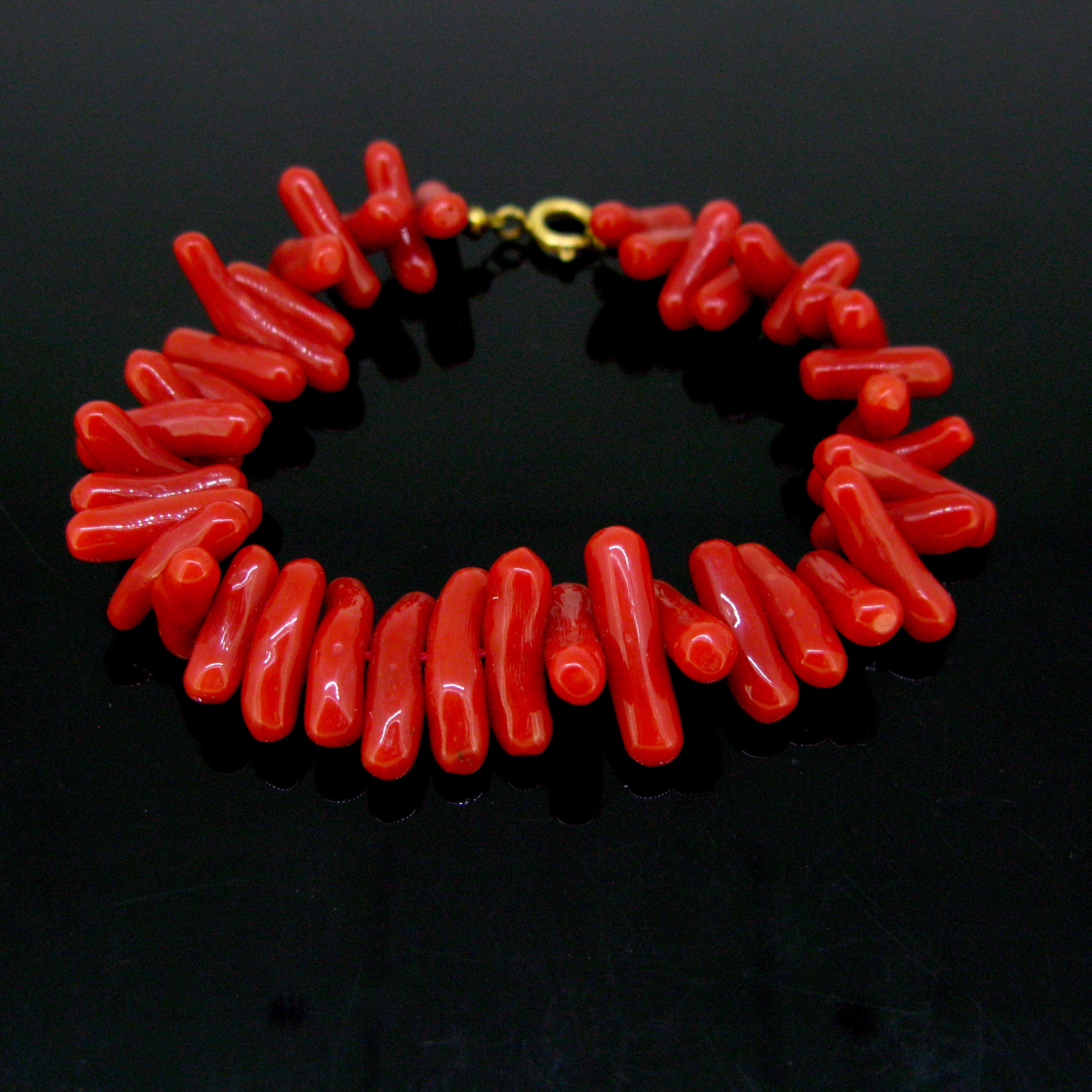 Vintage Natural Red Branch Corals Bracelet, 18kt gold