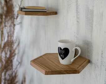 Engraved Oak Floating Shelf OTO: Modern Handmade Wall Decor