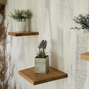 Floating Shelf ARTIS with Engraved Outline, Oak Wood Book Shelves, Modern Wooden Handmade Shelf, Home Wall Decor, Wall Mounted Shelves