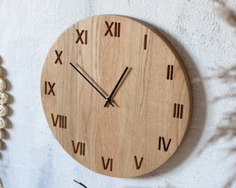 Orologio da parete in legno di quercia MARKUSS: design moderno e minimalista