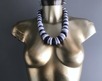 Giant bead chunky 1980s necklace