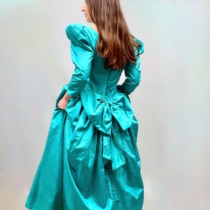 1980s Vintage Turquoise  ball gown  / puff sleeves / Basque waistline / Princess Diana dress/ Poor Things