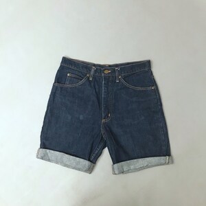 キュートな 1970 年代デニムショートパンツ 30 インチウエスト キュートな 1970 年代デニムショートパンツ 30 インチウエスト