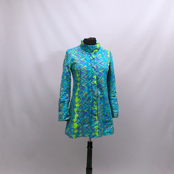 1960s Tunic Mini dress in psychedelic zig zag prin