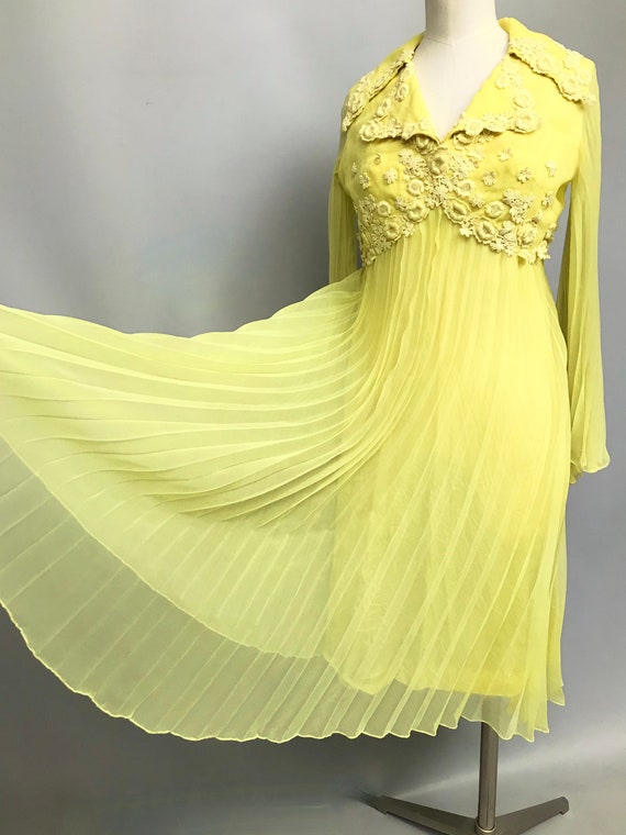 Incredible 1960s Bright yellow chiffon pleated dr… - image 10