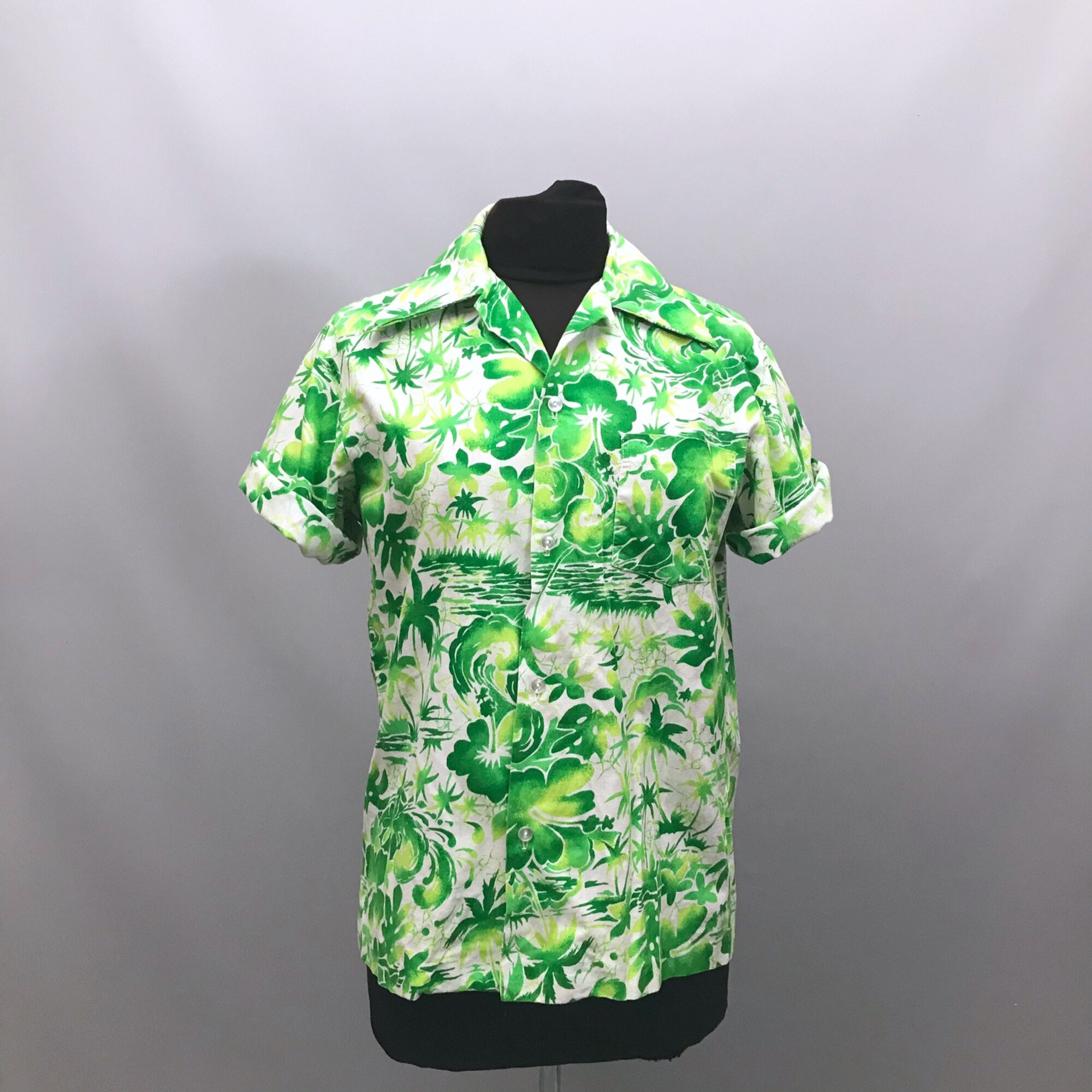 1980s Cool green and white Hawaiian shirt beach print - unisex