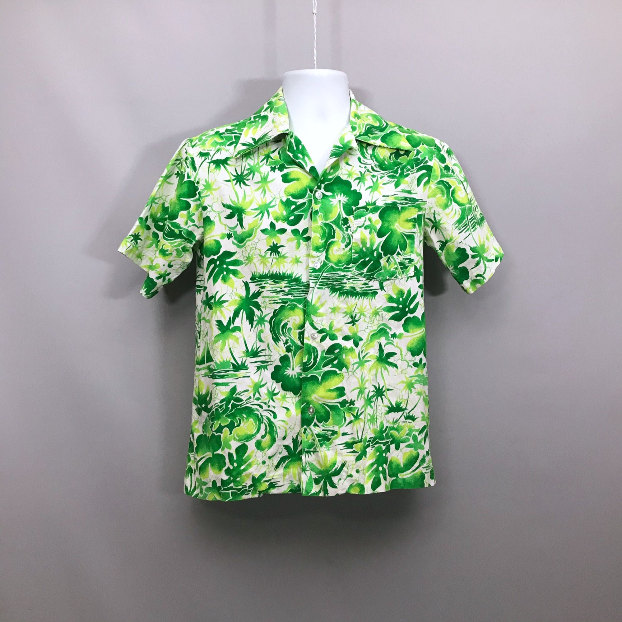 1980s Cool green and white Hawaiian shirt beach print - unisex