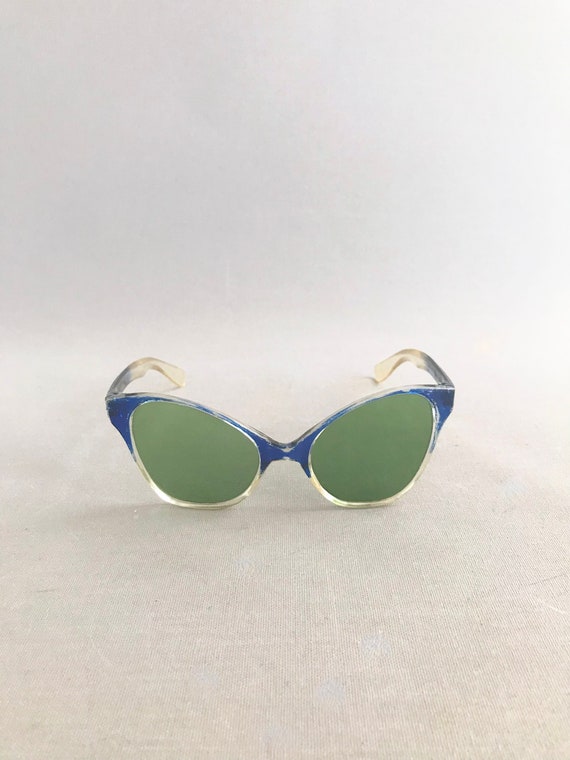 Original 1950s cat eye sunglasses with plastic ca… - image 1