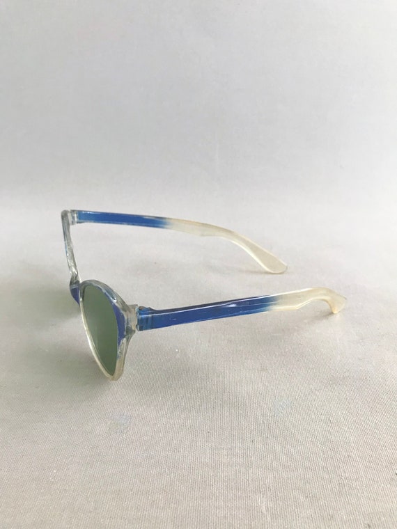 Original 1950s cat eye sunglasses with plastic ca… - image 3