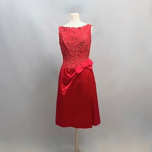 1950s Red Satin shift dress with lace applique bodice / Prom dress / bridesmaid dress