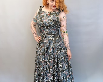 1950s Full Length ball gown with a metallic  floral print  size 12uk. 1950s maxi dress. 1950s wedding