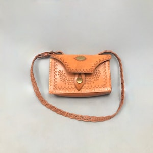 1970s Tan Tooled Leather Satchel bag with adjustable strap