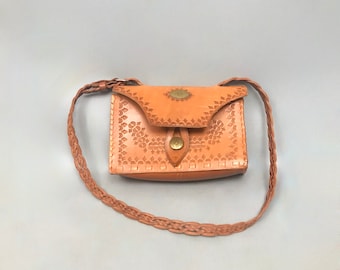 1970s Tan Tooled Leather Satchel bag with adjustable strap