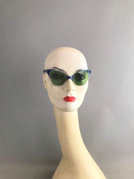 Original 1950s cat eye sunglasses with plastic ca… - image 7