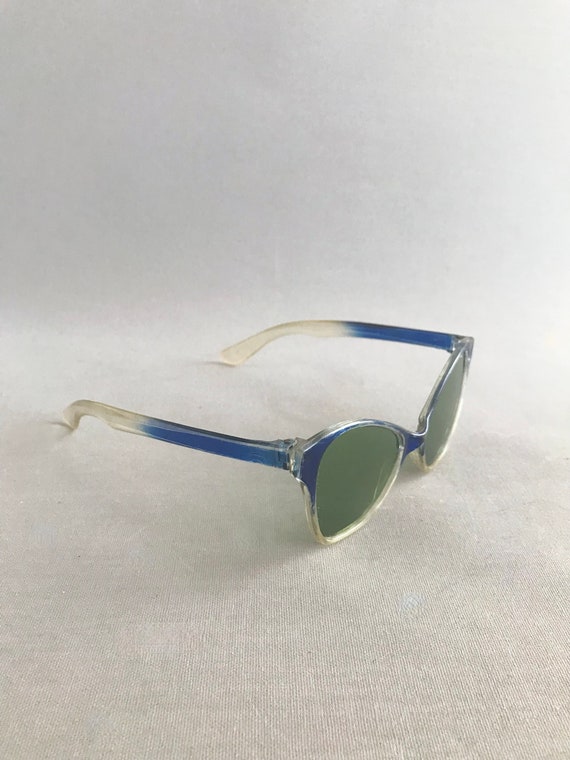 Original 1950s cat eye sunglasses with plastic ca… - image 2