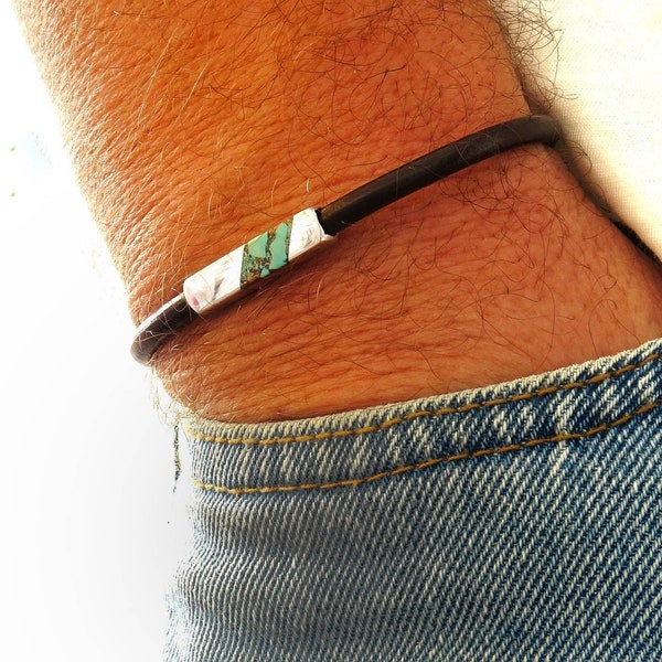 Individuell graviertes Lederarmband Herren: Türkis Bronze Kunst, personalisierter Männerschmuck