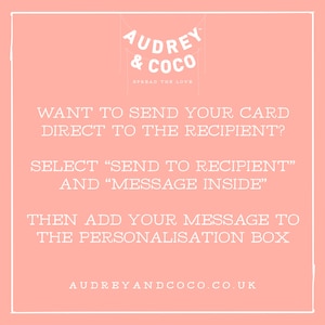 Puede incluir: Fondo rosa con texto blanco que dice "Spread the Love" y "Audrey & Coco". El texto de abajo dice "&iquest;Quieres enviar tu tarjeta directamente al destinatario? Selecciona "Enviar al destinatario" y "Mensaje dentro". Luego agrega tu mensaje a la caja de personalizaci&oacute;n. Audreyandcoco.co.uk"