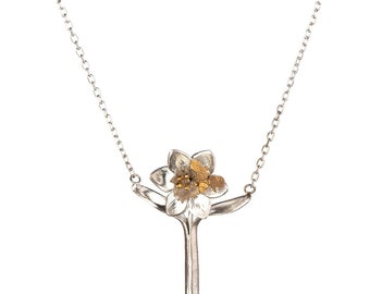 Daffodil and Bee Necklace in Silver With Gold Plated Details