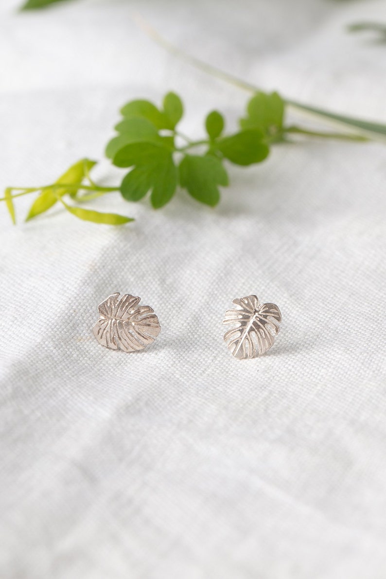 Monstera leaf stud earrings in sterling silver and gold plate 925 sterling silver