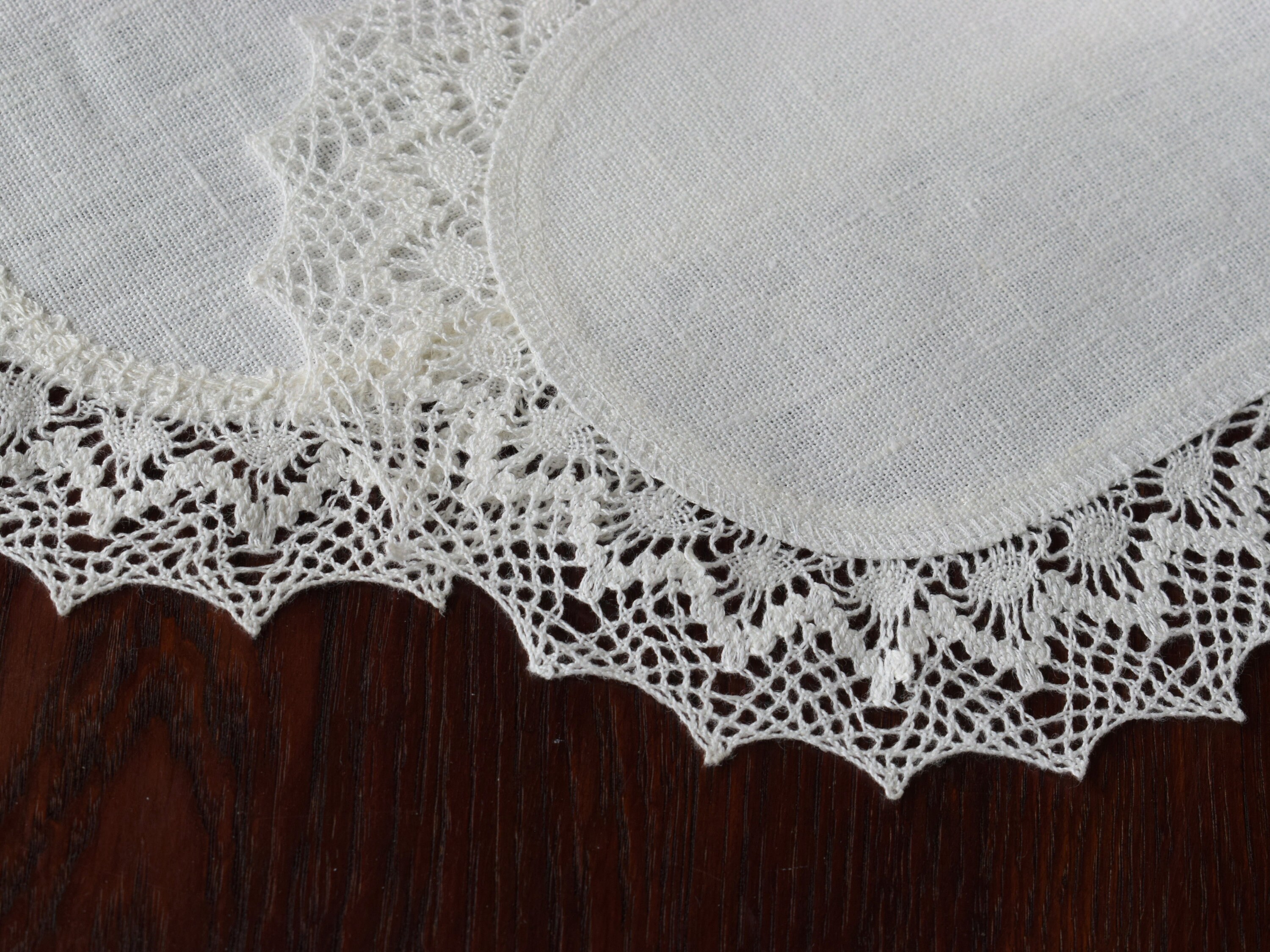 Small off White Dresser Scarf Linen and Lace Doily Table Etsy