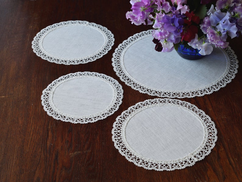 Set of reusable doilies Round off white linen doilies with lace edge Small table placemats Natural tray cloth Vintage style table decor image 6