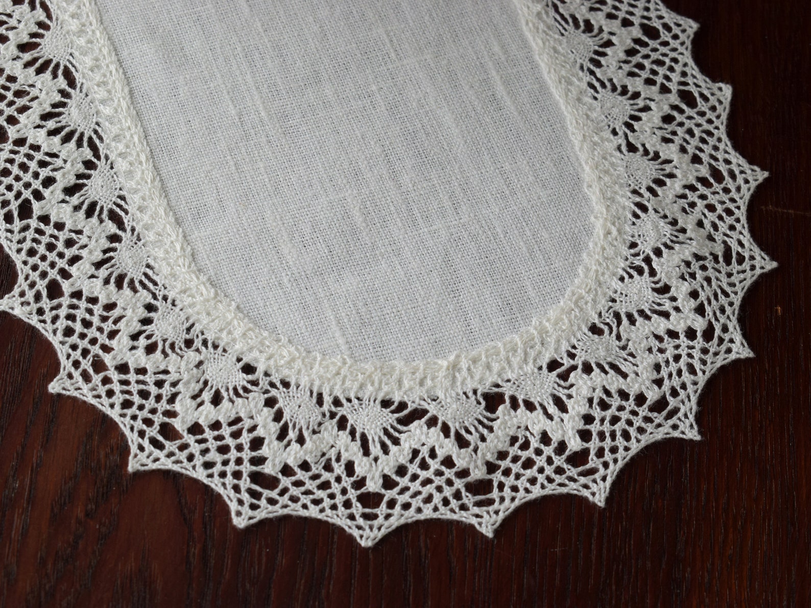 Small off White Dresser Scarf Linen and Lace Doily Table Etsy