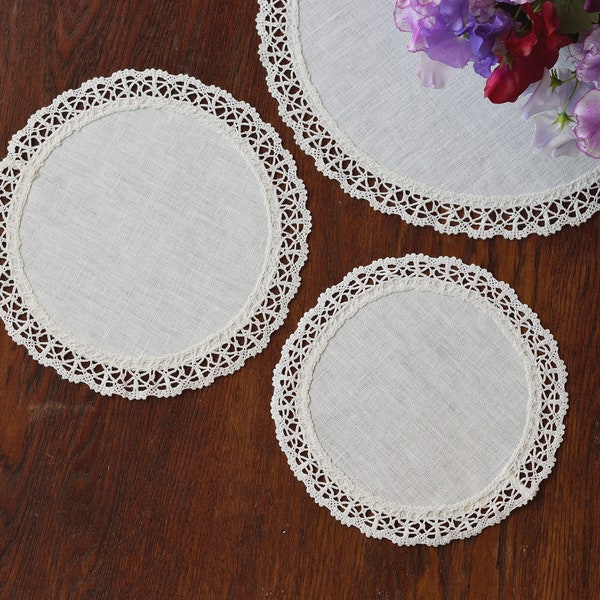 Set of reusable doilies Round off white linen doilies with lace edge Small table placemats Natural tray cloth Vintage style table decor