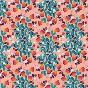 Könnte beinhalten: Ein nahtloses Muster mit einem sich wiederholenden Design aus stilisierten Blüten in Rot-, Orange- und Rosatönen mit grünen Blättern auf einem pfirsichfarbenen Hintergrund.