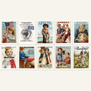 Peut inclure: Une planche de timbres-poste de style vintage avec diverses illustrations patriotiques et historiques. Les timbres représentent des enfants, des personnages historiques et des publicités, avec des textes tels que "I Want You for the Navy" et "American Silks."