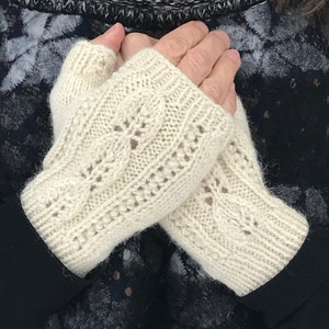DOGWOOD LANE Fingerless Gloves Knitting Pattern
