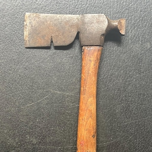Vintage Carpenter Hammer Axe Lathing Hatchet       B20
