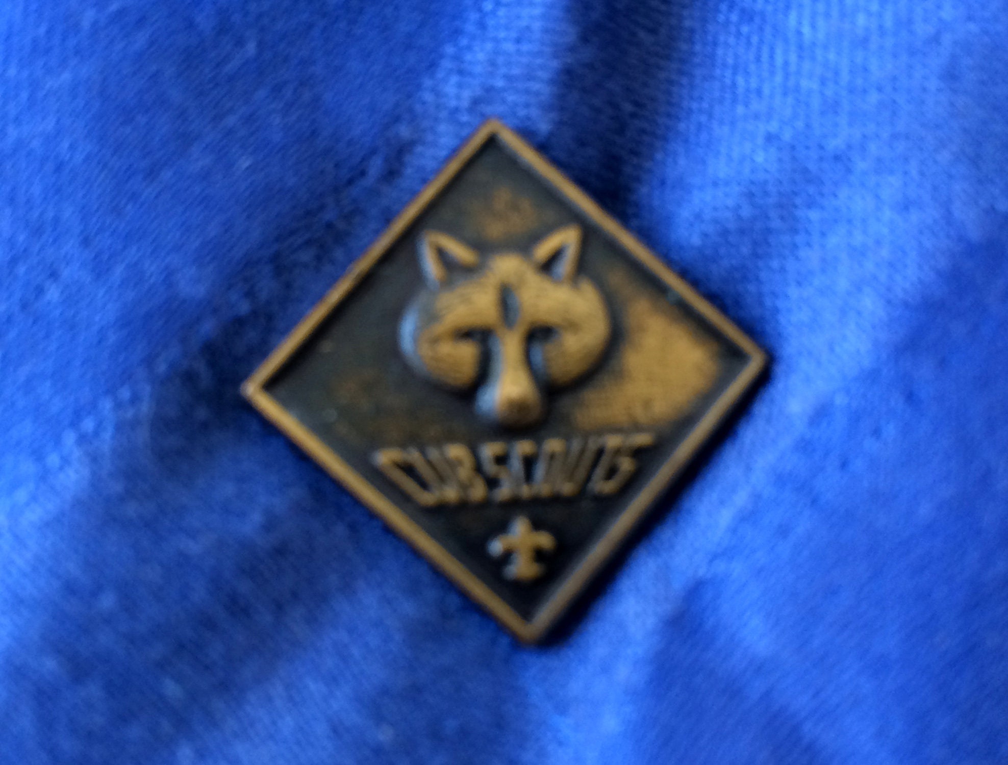 Details about / BSA CUB SCOUT INSIGNIA…WOLF PIN…1980 ERA...SMALL LETTERING