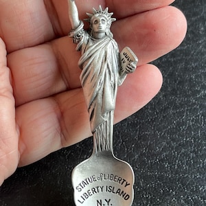 Statue of Liberty Souvenir Spoon NY Pewter     SS308