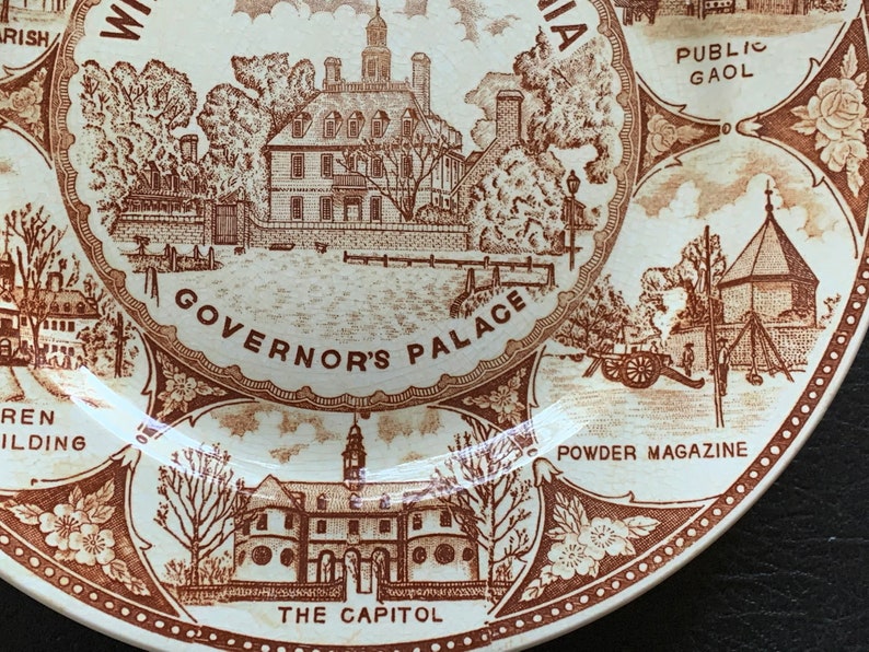 Williamsburg Commemorative Plate Virginia Pink and White Famous Sights to see FREE Plate Hanger Upon Request \u2013 just ask for it!