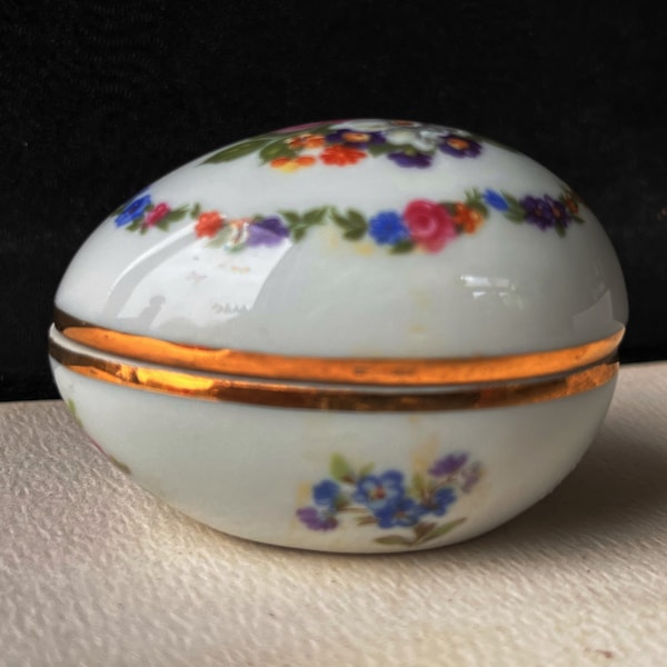 Limoges Vintage Porcelain Egg Box Hand Painted Flowers! Highly Decorated  (B10)