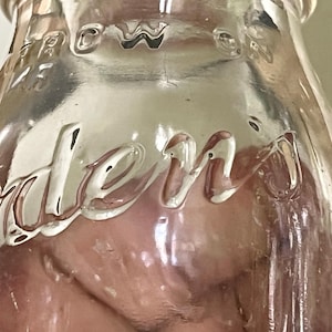 Vintage Bordens Milk Glass Bottle 1/2 pint CLEAR GLASS NICE