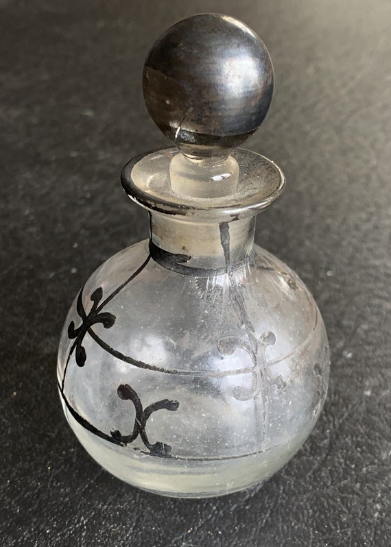 Antique Glass Perfume Bottle Ground Glass Stopper 