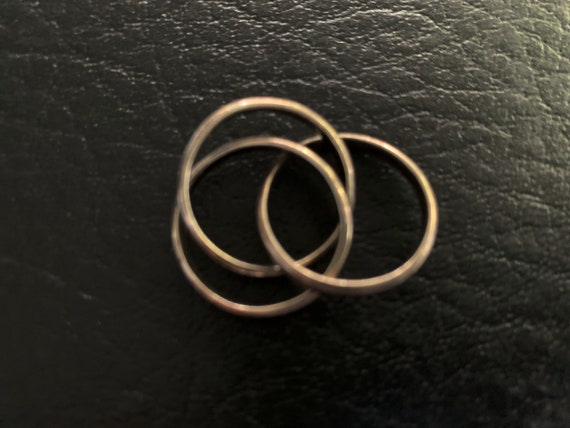 Sterling Ring Interlocking Ring Triple Band about… - image 5