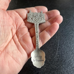 Ellis Island Souvenir Spoon NY Pewter Gateway to Freedom    SS311