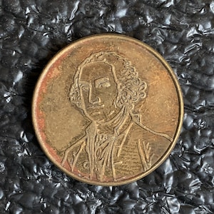 George Washington 1st President Gold Tone Two Sided Interesting Silloutette   CT740