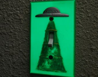 UFO Tractor Beam Glow in the Dark Wall Plate Cover Sci Fi Decor compatible with Single Light Switch / Power Outlet / GFCI Rocker Toggle