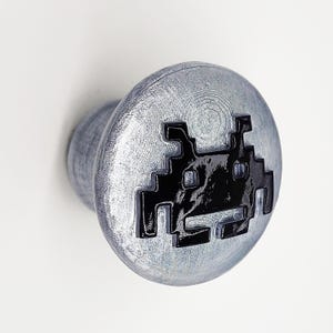 Space Invader Arcade Cabinet Pulls - Video Game Room Furniture Knobs - Retro Gaming Cabinet Knobs - Resin Drawer Pulls