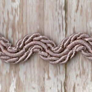5 Yards 3/8&quot; Wisteria Ric Rac Trim 46940
