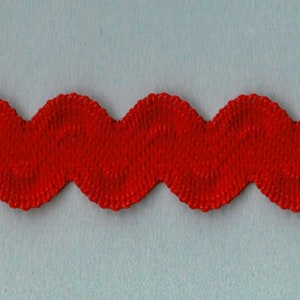 5 Yards 5/8&quot; Red Elastic Ric Rac Trim 46226
