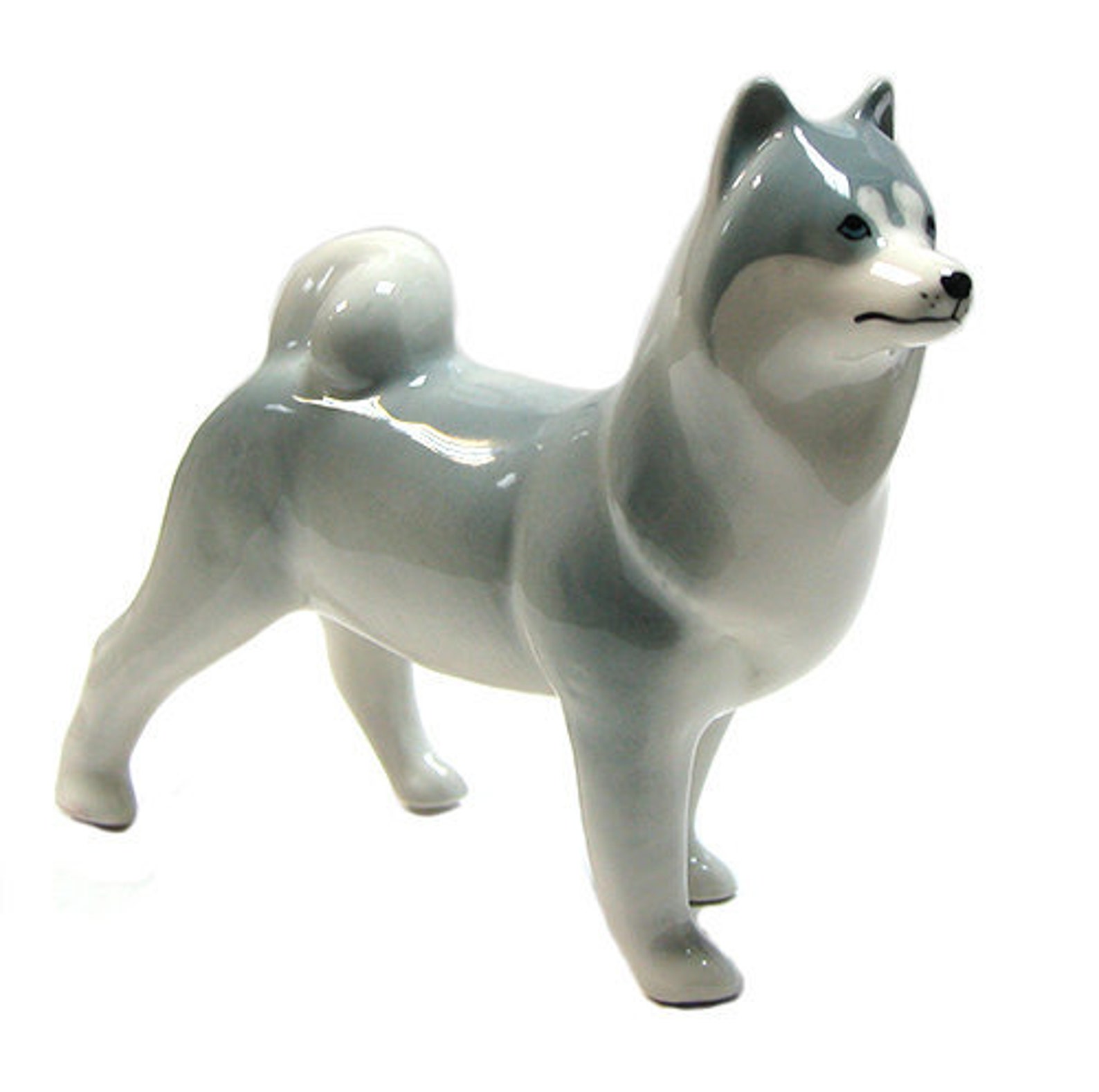 Мягкая игрушка хаски trudi. Значок "лайк". Знак лайка. Ошейник для хаски. Футболка с лайком для девочки.