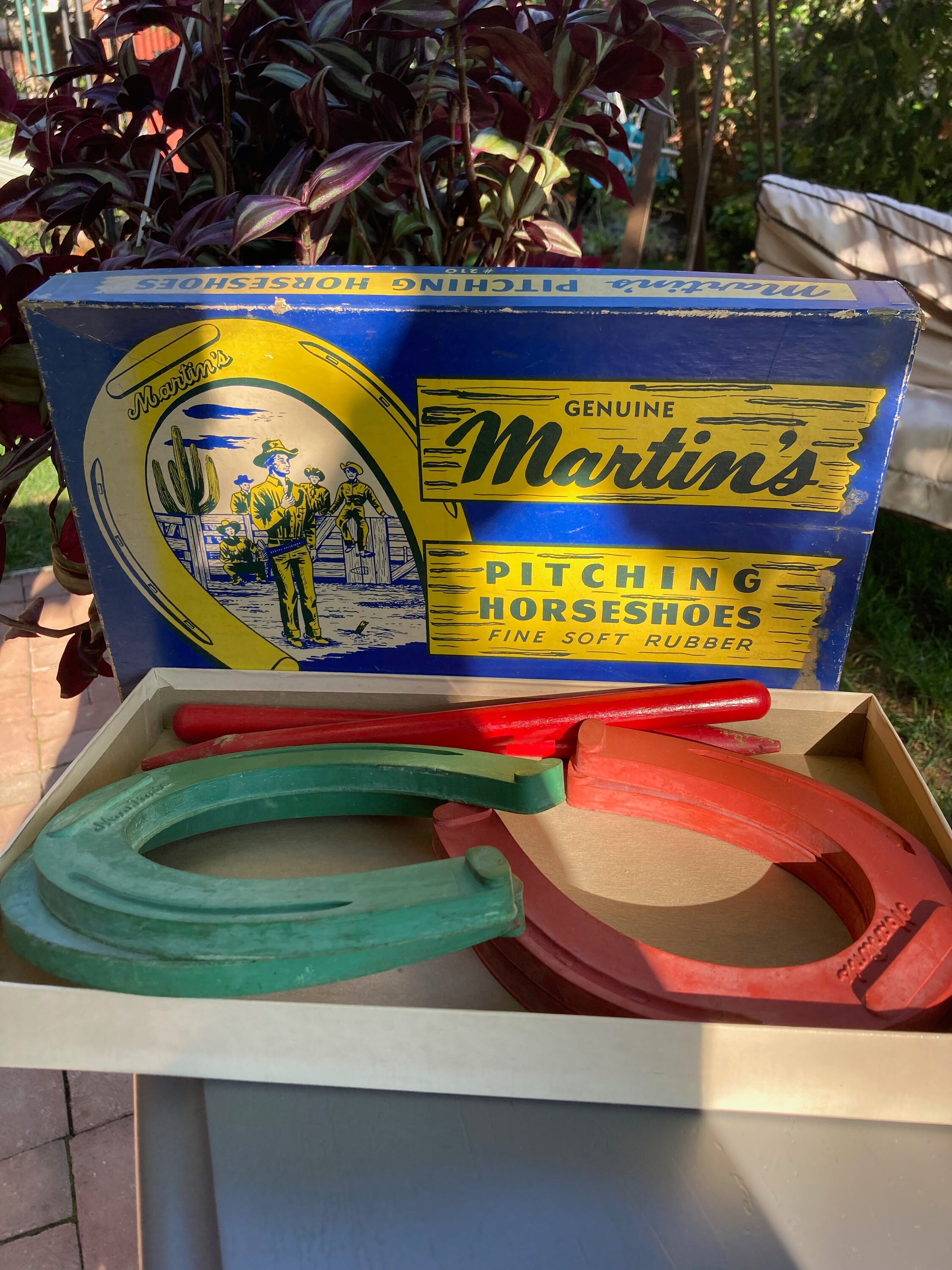 Vintage 1950's Western Brands Horseshoe Game Set Childrens Toys Rubber