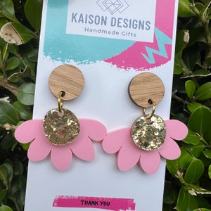 Light Pink Flower dangly earrings with gold glitter on wooden toppers.